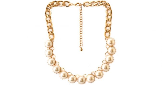 beige bulky faux pearl necklace 6 Hottest Necklace Trends For Summer - 7