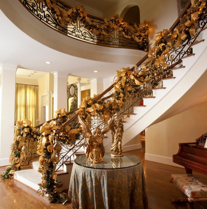 designrulz-staircase-christmas-deco-023-675x683 Best New Year’s Eve Decorating Ideas in 2020
