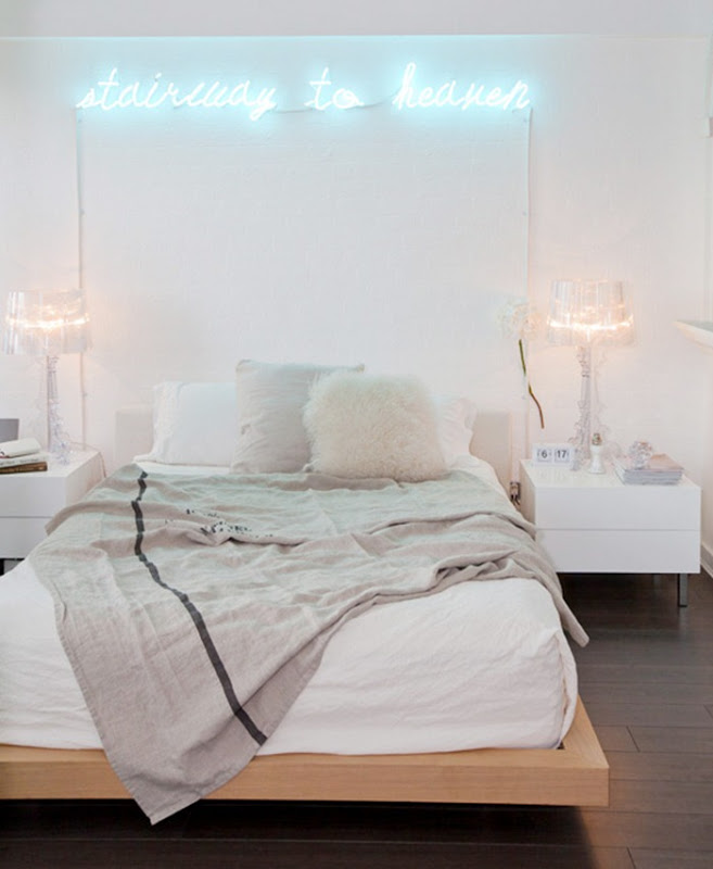 favorite quote in neon 30+ Best Design Ideas for Teens’ Bedrooms - 19