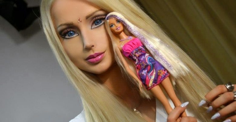 featured image2 6 Most Popular Barbie Girls in The World - 1