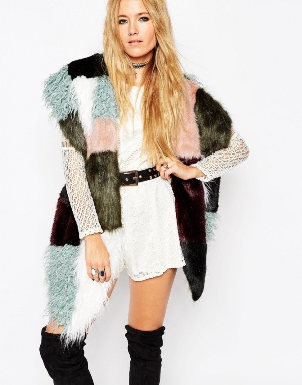 20+ Catchiest Scarf Trends for Women 18 fur-scarves-4