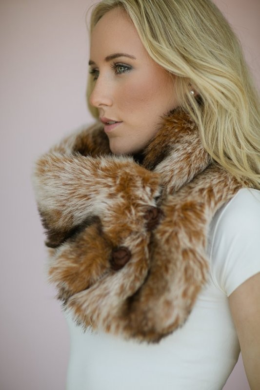 fur-scarves-8 20+ Catchiest Scarf Trends for Women in 2020