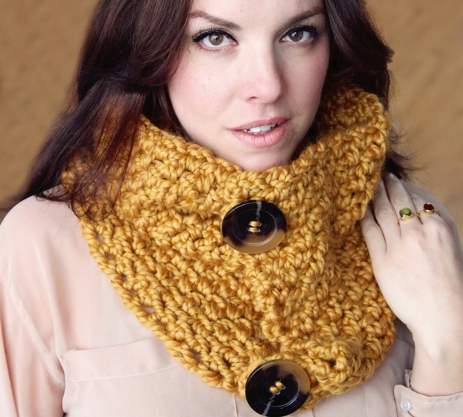 knit-scarves-19 20+ Catchiest Scarf Trends for Women in 2020