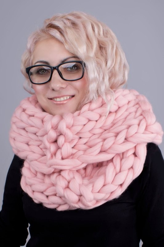 knit-scarves-6 20+ Catchiest Scarf Trends for Women in 2020