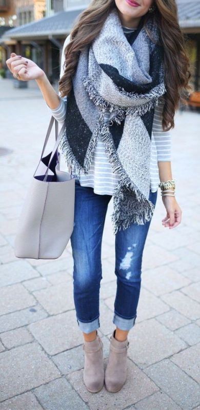 long-scarves-2 20+ Catchiest Scarf Trends for Women in 2020