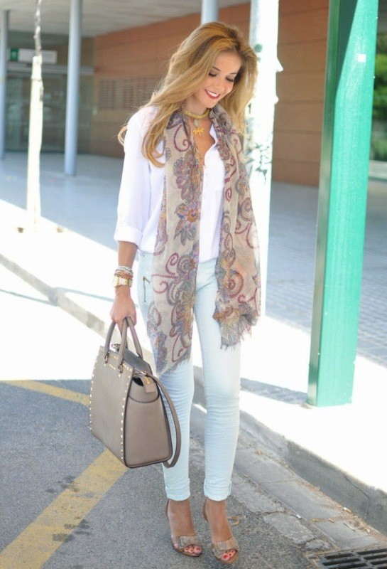 long-scarves-4 20+ Catchiest Scarf Trends for Women in 2020