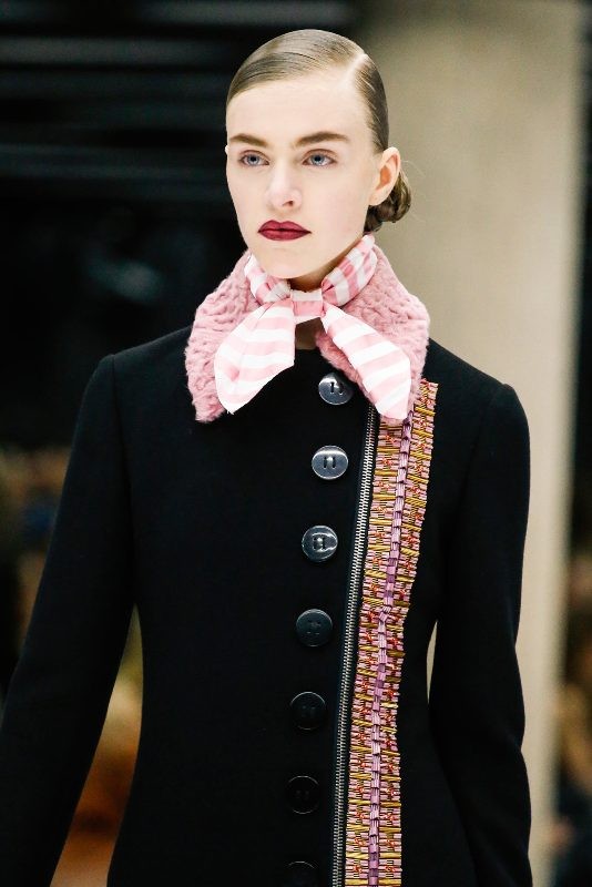 20+ Catchiest Scarf Trends for Women 88 neckerchiefs-2