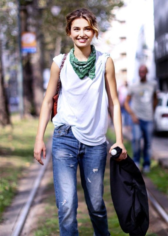 20+ Catchiest Scarf Trends for Women 93 neckerchiefs-7