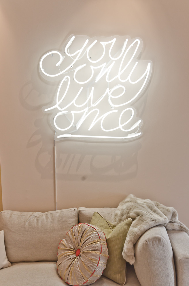 neon sign in bedroom3 30+ Best Design Ideas for Teens’ Bedrooms - 18