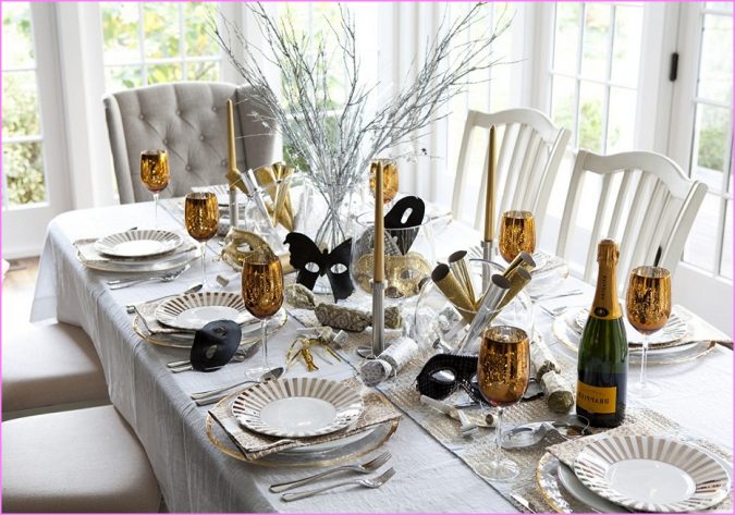 new-years-eve-table-decorations-675x473 Best New Year’s Eve Decorating Ideas in 2020