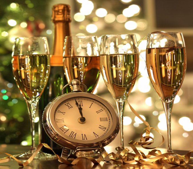 new_year_christmas_glasses_champagne-675x592 Best New Year’s Eve Decorating Ideas in 2020