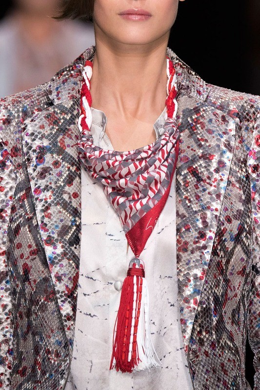 20+ Catchiest Scarf Trends for Women 104 scarf-trends-2017-3