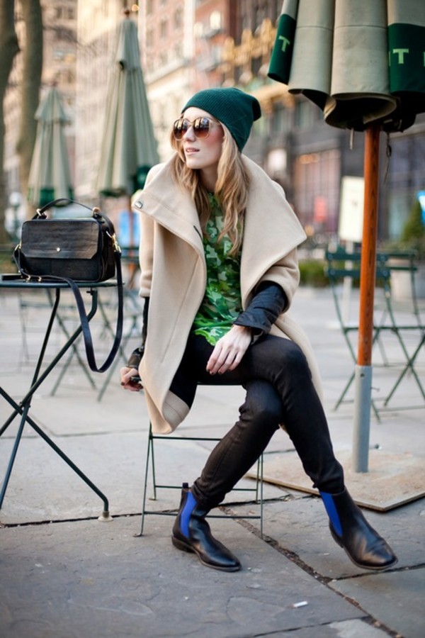 5 Stylish Women Shoe Trends 6 woman wearing chelsea boots2 5 Stylish Women Shoe Trends - 6