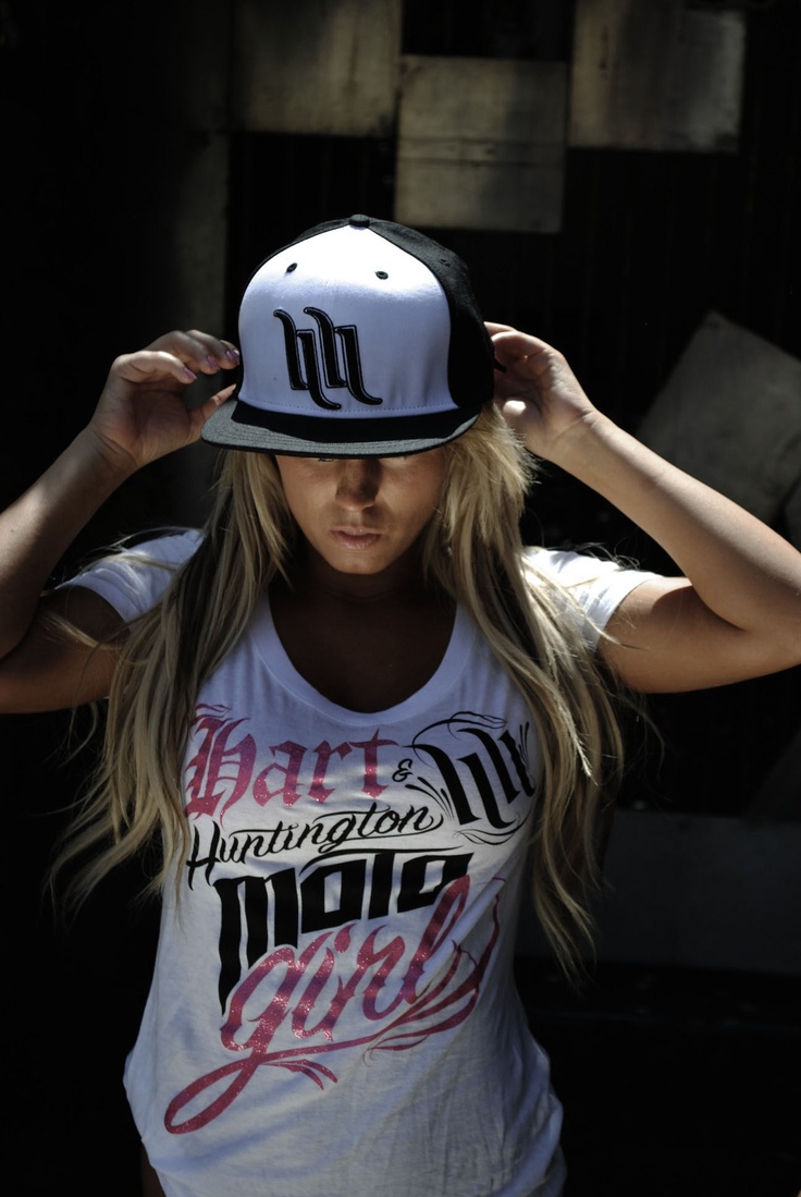 Big Brimmed Hats4 10 Women’s Hat Trends For Summer - 4