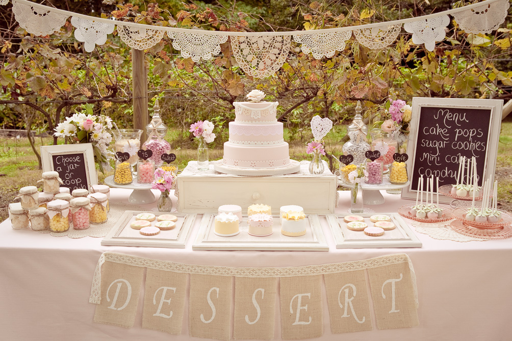 Cake Table4 10 Hottest Outdoor Wedding Ideas - 33