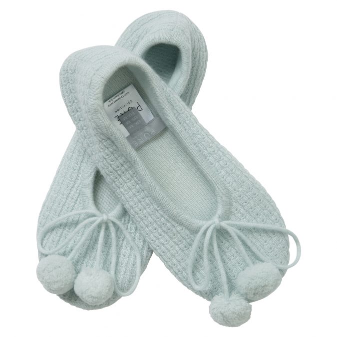 Cashmere Slippers 7 Stellar Christmas Gifts for Your Woman - 21