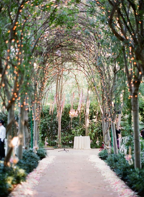 10 Hottest Outdoor Wedding Ideas 24 Illuminating Trees3 10 Hottest Outdoor Wedding Ideas - 24