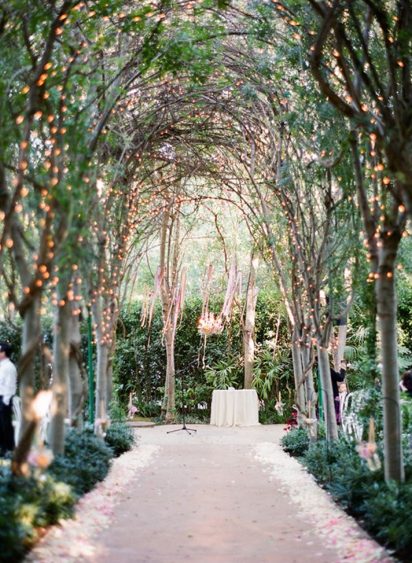 Illuminating Trees3 10 Hottest Outdoor Wedding Ideas - 24