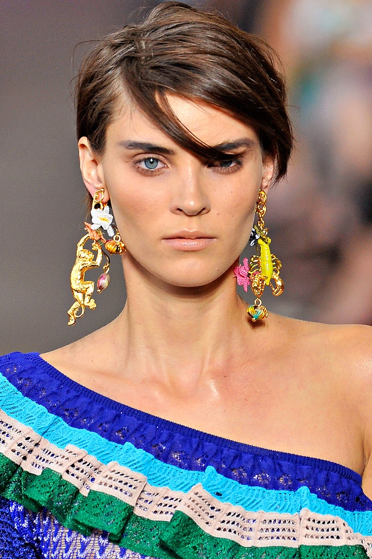 Mismatched earrings4 5 Hottest Spring & Summer Accessories Fashion Trends - 10