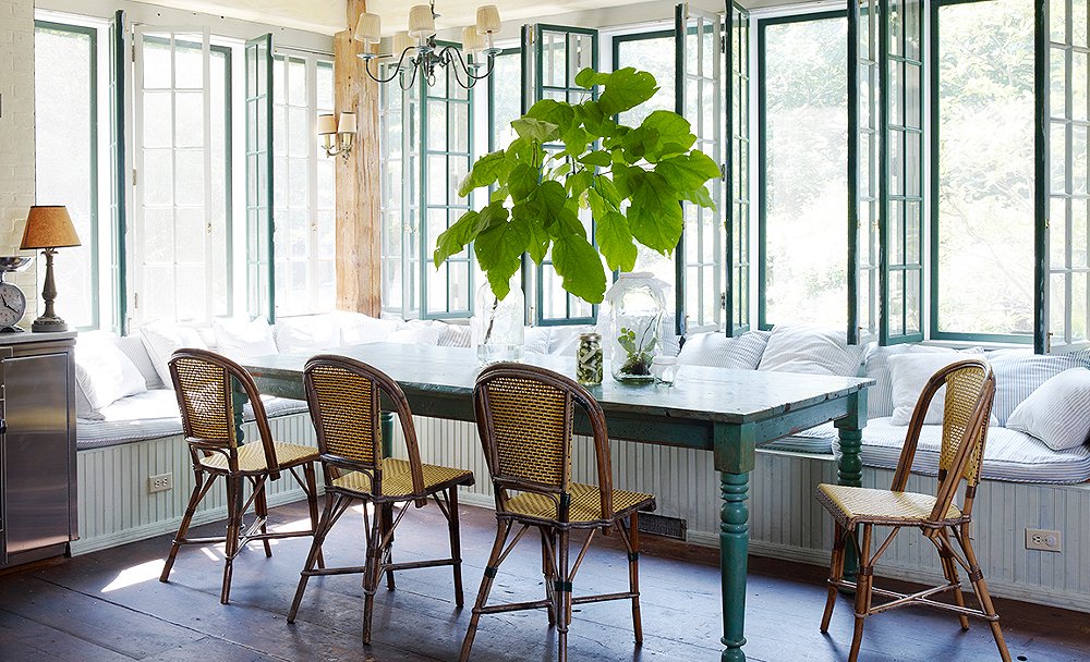 15+ Best Luxurious and Modern Dining Room Design 10 Parisian Café Inspired Dining Room4 15+ Best Luxurious and Modern Dining Room Design - 10