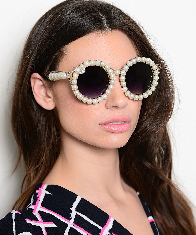 Pearl Sunglasses2 12 Unusual Sunglasses trends - 8