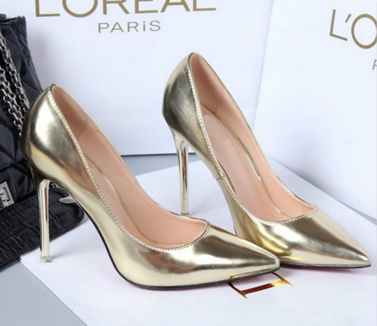 Shiny shoes3 Hottest 7 Summer/Spring Shoe Designs that Every Woman Dreams of - 8