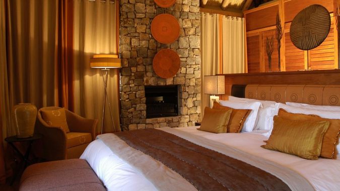 25+ Elegant Orange Bedroom Decor Ideas 18 bedroom-red-orange