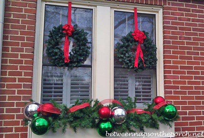 decoration items across all the windows Top 10 Best Ways To Turn Your Home All Christmassy - 2