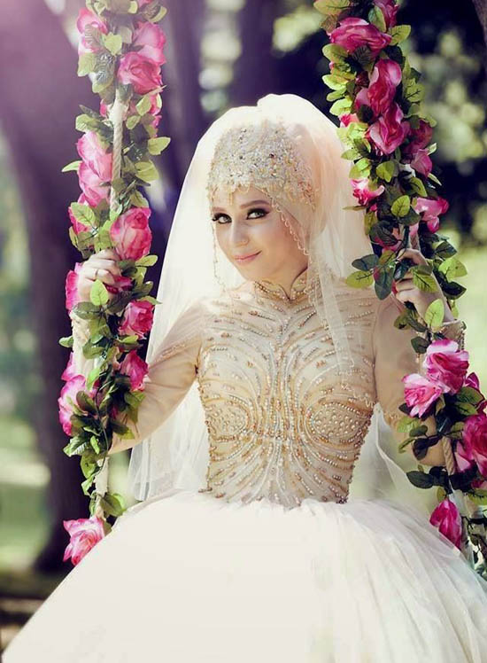 img 1470843897 408 5 Stylish Muslim Wedding Dresses Trends - 2