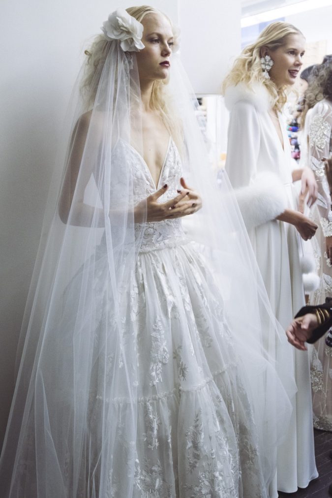 +25 Wedding dresses Design Ideas for a Gorgeous-looking Bride 57 naeem khan bridal accessories +25 Wedding dresses Design Ideas for a Gorgeous-looking Bride - 57