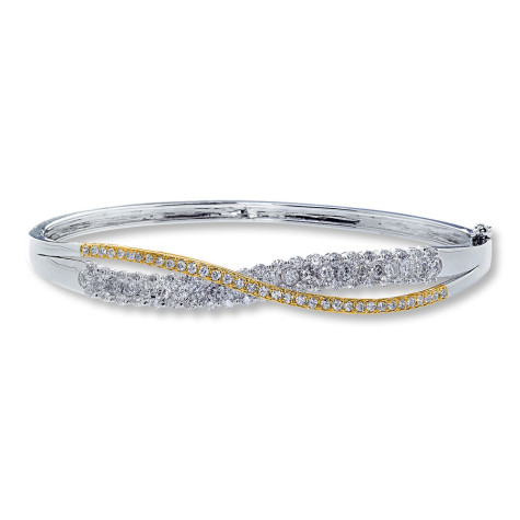 How To Hide Skin Problems And Wrinkles Using Jewelry? 77 111163109_MV_ZM_JAR