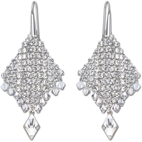 How To Hide Skin Problems And Wrinkles Using Jewelry? 7 1360861505-45226300
