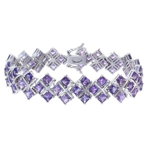 How To Hide Skin Problems And Wrinkles Using Jewelry? 52 243160164