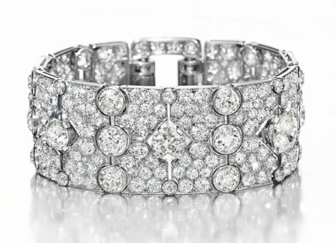 How To Hide Skin Problems And Wrinkles Using Jewelry? 35 2567_184_An-Art-Deco-Diamond-Bracelet-by-Cartier-1