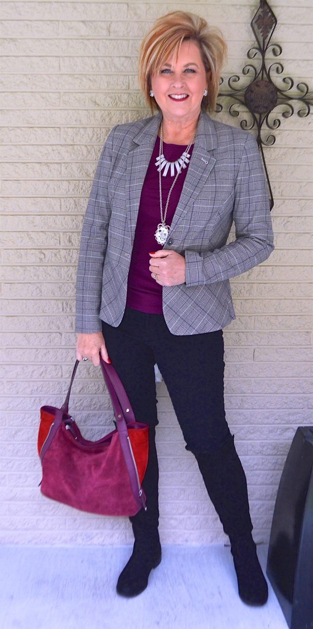 Blazer3 30+ Fabulous Outfit Ideas for Women Over 40 - 19