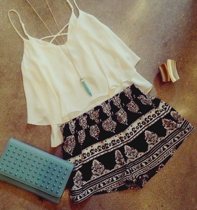 Layered-Top-with-Colored-Short-675x720 +40 Elegant Teenage Girls Summer Outfits Ideas in 2022