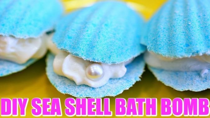 Mermaid-shell-bath-bomb3-675x380 4 Most Creative DIY Bath Bombs