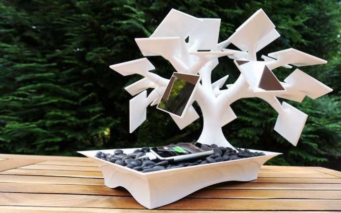 Solar Bonsai Tree Top 12 Unusual Solar-Powered Products - 2