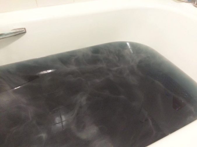 black-as-your-soul-bathbomb-5-675x506 4 Most Creative DIY Bath Bombs