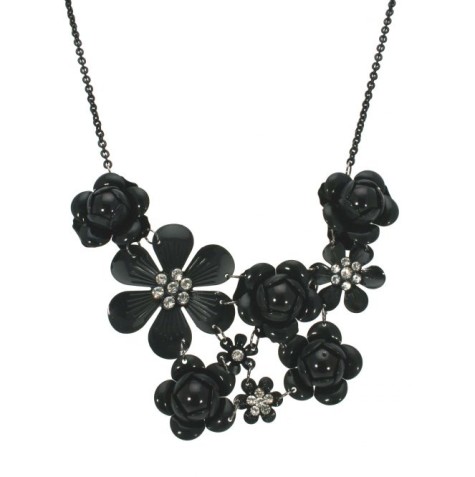 How To Hide Skin Problems And Wrinkles Using Jewelry? 97 black-necklace