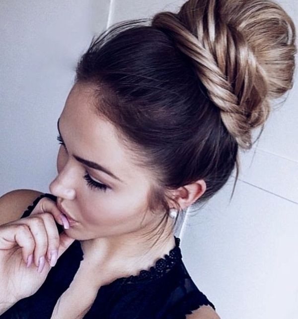 buns 16 28 Hottest Spring & Summer Hairstyles for Women - 106 summer hairstyles