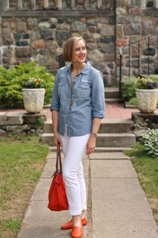 chambray shirt white jeans and orange shoes bag 3 30+ Fabulous Outfit Ideas for Women Over 40 - 4