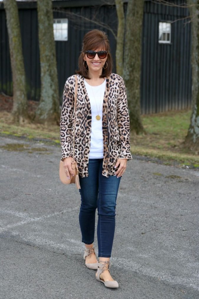 30+ Fabulous Outfit Ideas for Women Over 40 21 flats 30+ Fabulous Outfit Ideas for Women Over 40 - 21