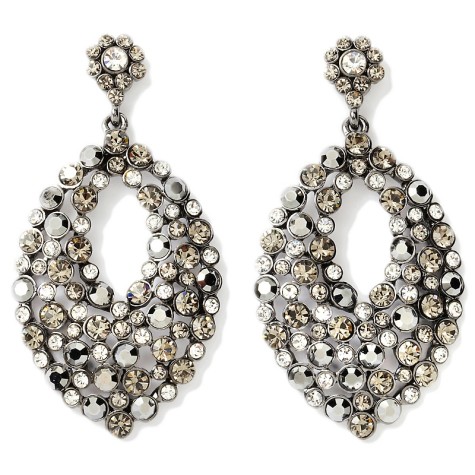 real-collectibles-by-adrienne-black-and-white-earrings-d-2012082913212959208750-475x475 How To Hide Skin Problems And Wrinkles Using Jewelry?