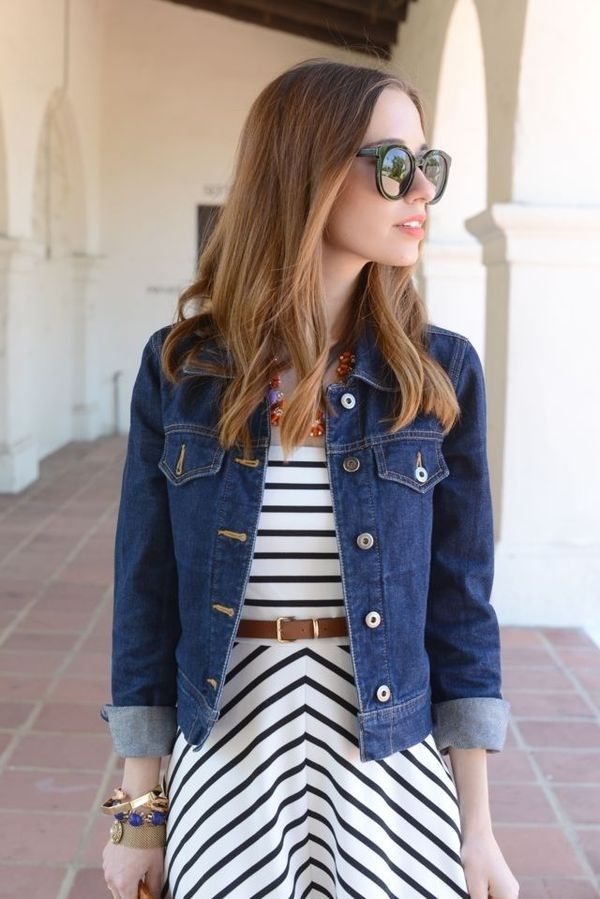 Denim jacket6 6 Stylish Fall Outfits for School - 25