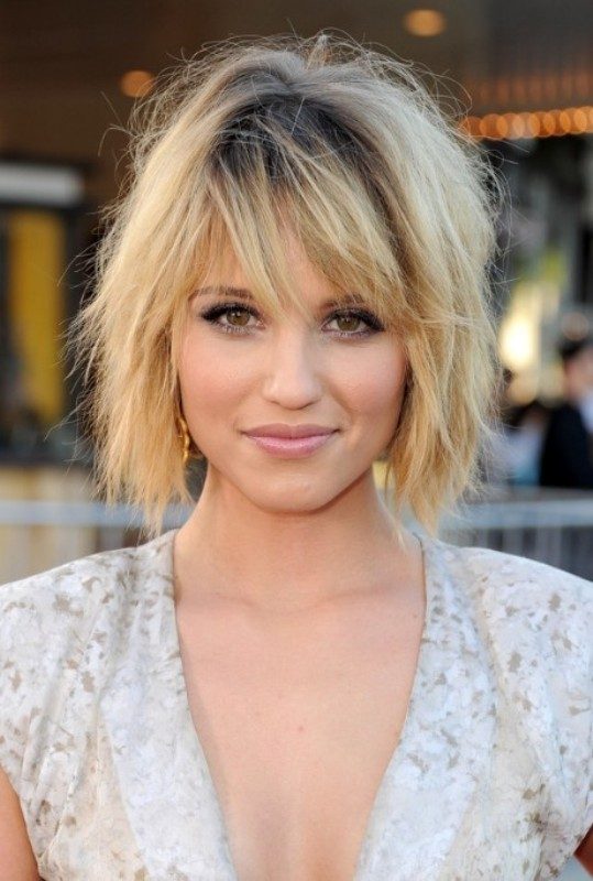 dark-roots-7-1 80+ Marvelous Color Ideas for Women with Short Hair