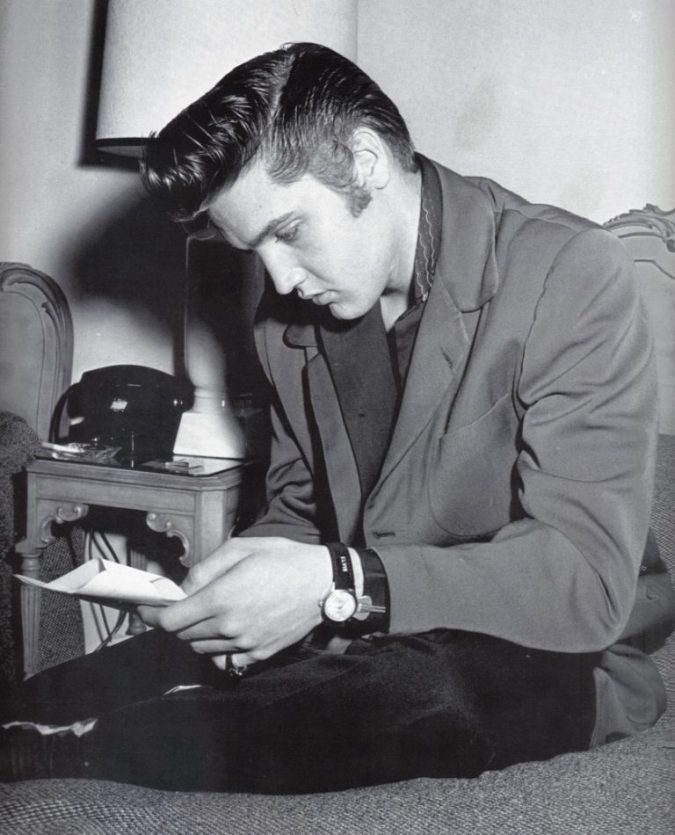 35 Stellar Men’s Hairstyles for Spring and Summer 14 elvis presley2 35 Stellar Men’s Hairstyles for Spring and Summer - 14