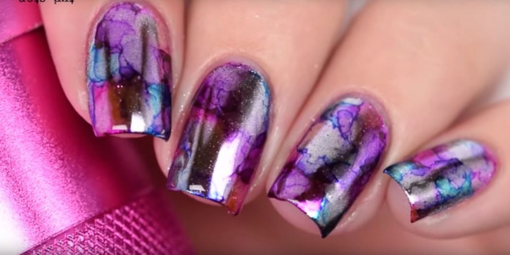 125 years of Fingernails Trends Development 64 landscape 1471868484 mirror sharpie nails2 125 years of Fingernails Trends Development - 64
