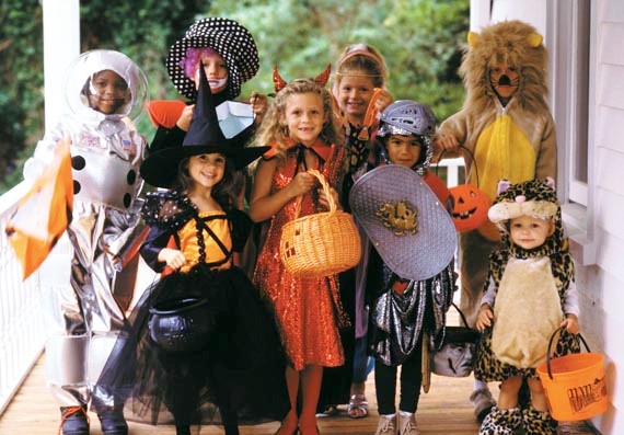Host-a-costume-swap-with-friends-and-neighbours 5 Cool Ways to Reuse Kids Halloween Costumes for Next Holiday