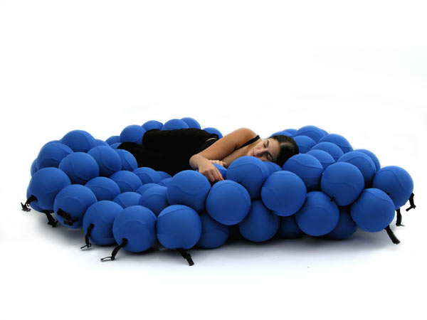 blue-feel-deluxe-2 12 Unusual Beds That are Innovative